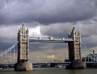 05-08-04, 113, Tower Bridge, London, UK