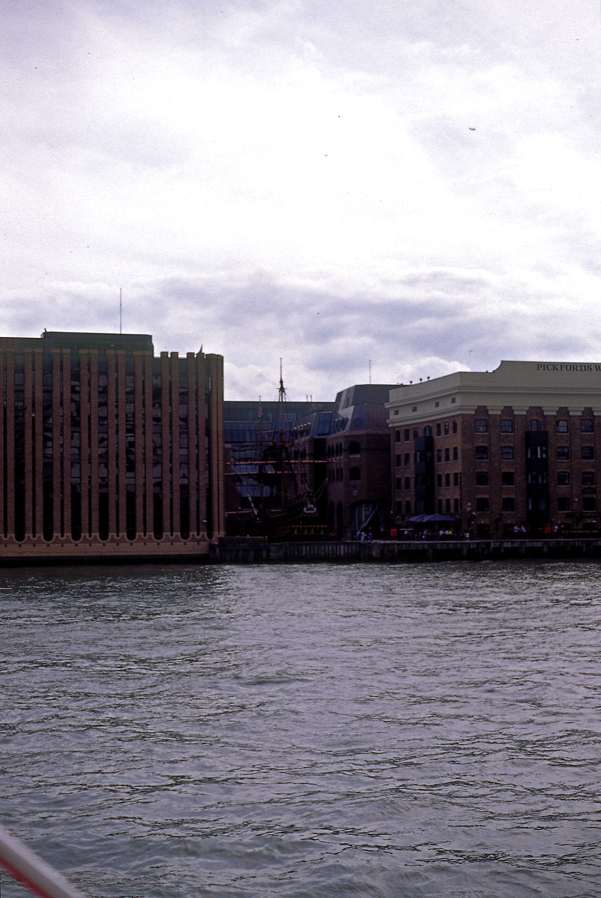 05-08-04, 118, The Golden Hinde, Thames, London, UK